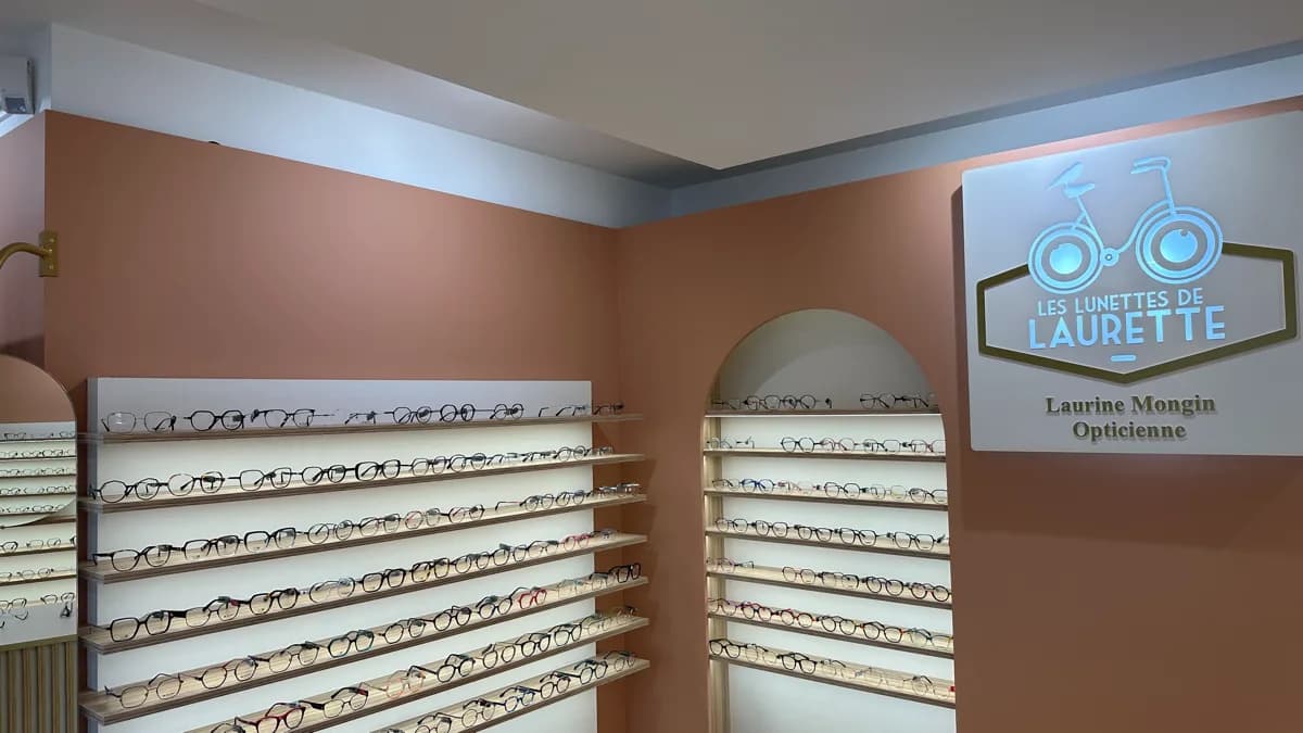 Enseigne lumineuse Les Lunettes de Laurette — Laurine Mongin, opticienne