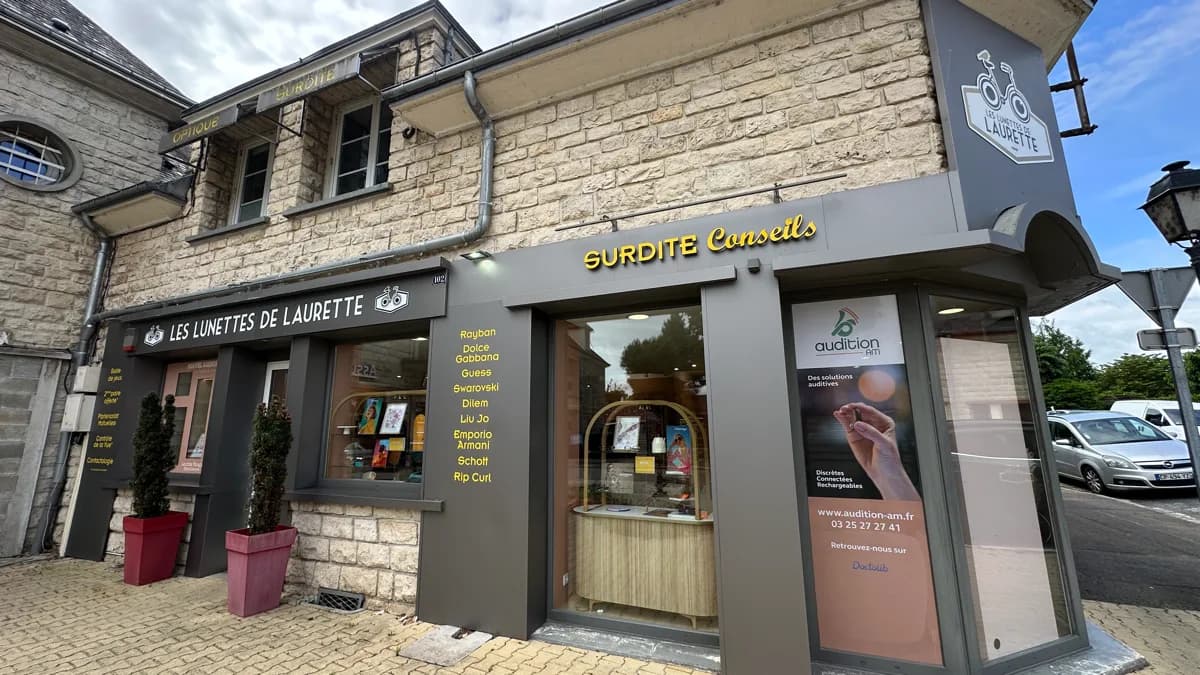 Façade de la boutique Les Lunettes de Laurette à Brienne-le-Château